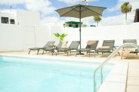 Villa Lux - By AZ Rentals - Chambres d'hôtes Puerto del Carmen