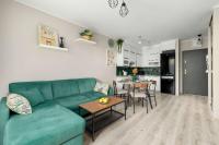 Functional & Modern Apartment with Parking and Garden by Noclegi Renters - B&B Szczecin