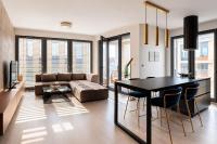 Stylish 2BDR Apartment with Free Parking & Terrace by EasyBNB Premium - Bed and Breakfast Praag