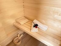Ferienwohnung Kathy - Moderne, stilvolle Ferienwohnung mit Balkon, Sauna und kostenlosem Parkplatz im schönen Elbsandsteingebirge - B&B Bad Schandau
