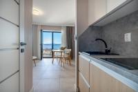 Apartamento de 1 dormitorio con balcón y vistas al mar