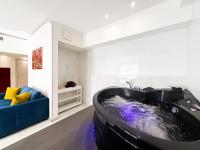 Luxury Spa apartment with private Jacuzzi and sauna 