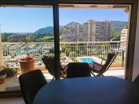 Luxury Apartment High Floor, AC, Pool, Sea, Mountain Views - B&B Mandelieu-la-Napoule