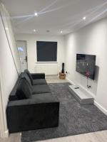 Cosy Luxury Home with Private Parking Sleeps 3 - B&B Birmingham