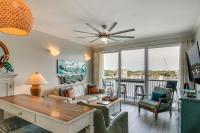 Bayfront Okaloosa Island Condo with Beach Boardwalk! - Chambres d’hôtes Fort Walton Beach