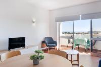 Central Sea view, with pool, AC and tennis court by Algarve Dream Holidays - B&B Albufeira