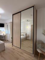 Calm Joy & J - Pure - Ferienwohnung Ermoupoli