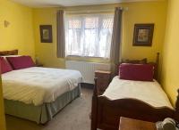 Familienzimmer (2 Erwachsene + 1 Kind)