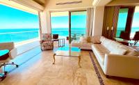 Ocean Wrap Around Oceanfront Balcony at Tessoro - B&B Las Conchas