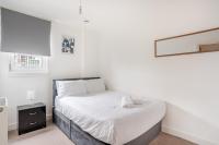 Spacious 2 Bedrooms Apartment In Stratford - Ferienwohnung London