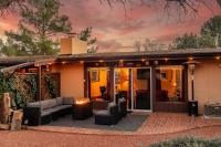 Myrinn- Classic Beauty with Firepit and Red Rock Views - Chambres d'hôtes Sedona
