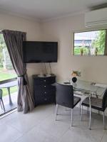 Gorgeous spot to chill with private hot tub - Bed and Breakfast Tauranga