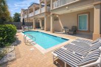 One by forth Block to Beach Ground Floor Pristine Pool - B&B South Padre Island