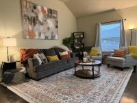 Pet-Friendly 3BR - Fire Pit & Games Near Sea World - Bed and Breakfast San Antonio