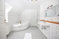 King Room with Spa Bath