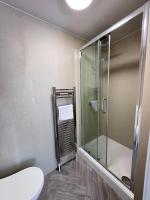 Private Ensuite Room - Walk to Sunderland Royal Hospital - B&B Balne