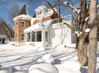 Downtown Huntsville Retreat with Fire Pit and Parking - B&B Huntsville