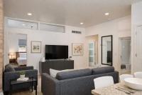 Luxury Downtown 2 Bedroom Flat - B&B Neenah