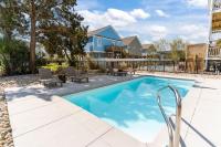 Oak Island Escape with Pool and Steps to Beach - Ferienwohnung Oak Island