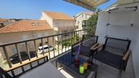 Apartamento de 2 dormitorios con balcón