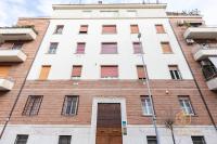 Imperium Penthouse - Private terrace, 2-4 pax, 2 minutes to metro, A-C - B&B Roma