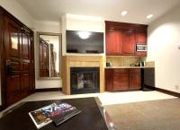 BC Lodge King Suite Fireplace Village Location - B&B Beaver Creek Village