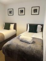 Stadium View House Work Stays Welcome, Free Parking - B&B Swindon