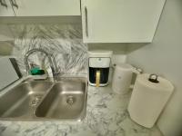 Airport Getaway- 4 mins from Airport - B&B Dieppe