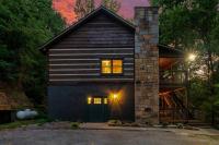 King Suites, Hot Tub, Custom Bar & Arcade - B&B Gatlinburg