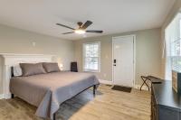 < 3 Mi to Downtown Greenville! Convenient 2BR Home - Chambres d'hôtes Greenville