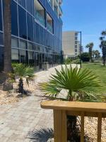 Whispering Winds - Oceanfront View - Family Friendly - Sleeps 4 - Bed and Breakfast Myrtle Beach