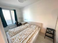 Designer Apt near Old Town with AC, Private Parking, Loggia - Chambres d'hôtes Košice