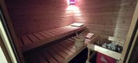 Fewo Brettmühle, Ferienwohnung im Erzgebirge mit einzigartigem Wellness-Badezimmer, Sauna und Kamin - B&B Dittmannsdorf