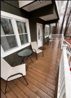 Charming n Fun chalet Retreat in The Poconos - B&B Tobyhanna