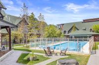 Cedar Ridge Chalet - Pool & Hot tub - Pet Friendly - B&B Canmore