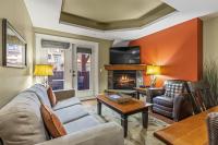 Sophisticated Mountain Condo Pool & Hot Tub - B&B Canmore