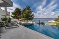 Seaside apartments with a swimming pool Medici, Omis - 25214 - B&B Mimice