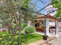 Apartments with parking space Vodice - 6452 - B&B Vodice