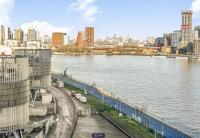 Luxury Property Near O2 sleeps 6 - B&B London