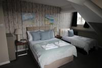 Cornerhouse Apartments 4 Sleeps 5 - Bed and Breakfast Llandudno