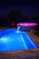 Villa créole et bien etre exclusif avec piscine et jacuzzi privé - B&B Le Diamant