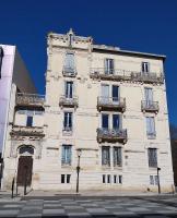 L'Ecrin de J Grand T3 lumineux Balcon 5min Gare Arènes - Chambres d'hôtes Nîmes