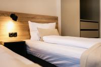 120qm MyGold Apartment 2 Bathrooms Balcony Up to 9 Guests - B&B Berlino