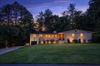 2 Mstr King Suites Lux Kitchen Games Location! - Bed and Breakfast Southern Pines