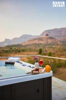Palazzo in the Mountain by VEO - Part of StayVista - B&B Karjat