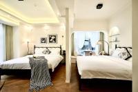 Oil Painter's Home - Chongqing River View Homestay - B&B Chongqing