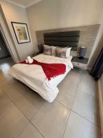 Seven On Middle - Gym Pool WiFi Central to Sandton - Bed and Breakfast Johannesburg