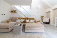 Lux Two Bedroom Home & Terrace in Stamford Centre - Ferienwohnung Stamford