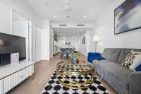 Level 43 Sweeping Skyline Luxury Designer 1BR - Bed and Breakfast Brisbane