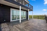 Surfside Beachfront Retreat - 4 Private Decks with Ocean Views - 5BR - Bed and Breakfast Freeport